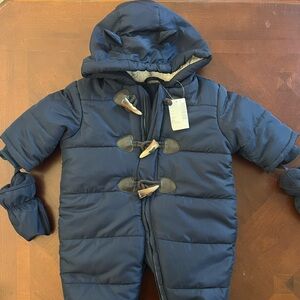 Snow suit with gloves